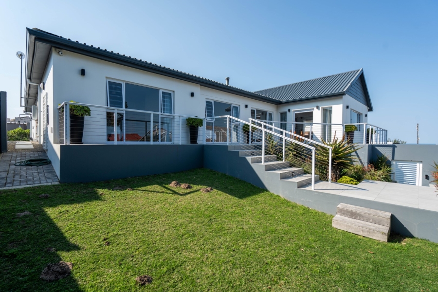 4 Bedroom Property for Sale in West Beach Eastern Cape